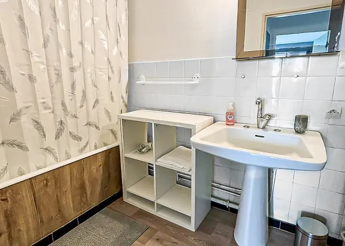 Escapade Rochelaise A 10min De La Mer Avec Parking Apartmán